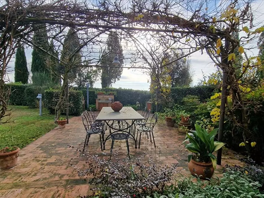 Immagine 13 di Villa in vendita  a Asciano