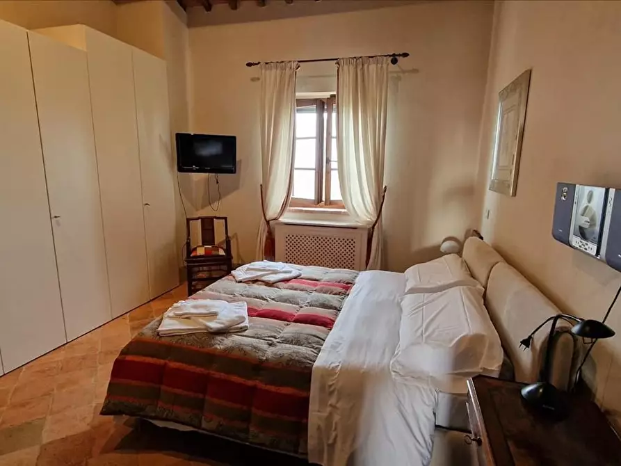 Immagine 34 di Villa in vendita  a Asciano