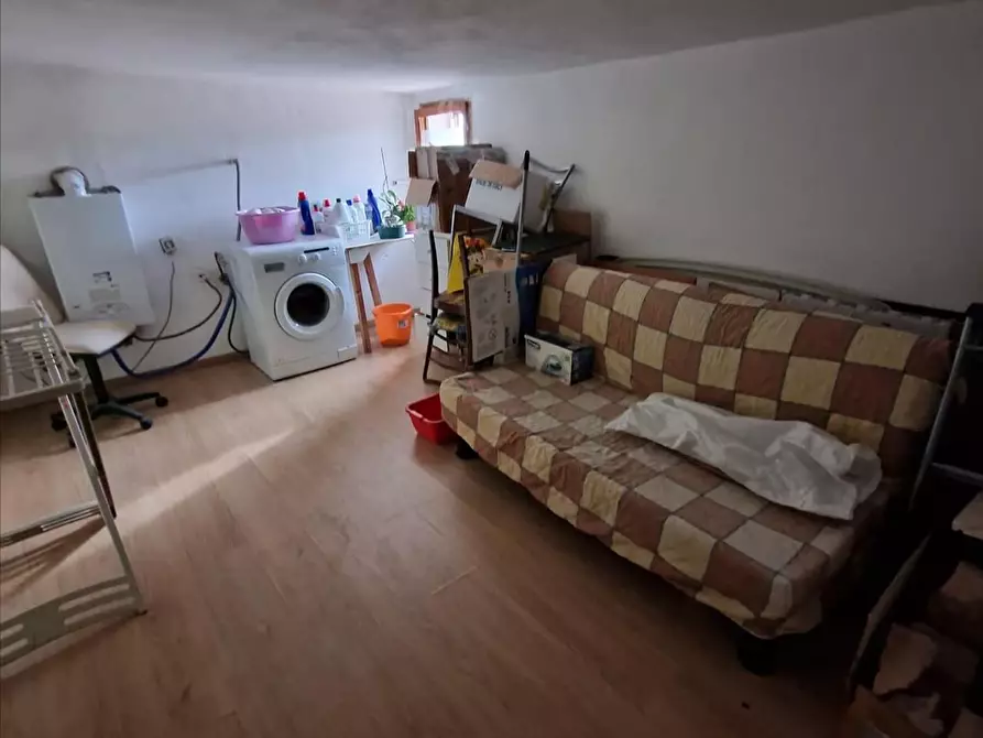 Immagine 9 di Appartamento in vendita  a Siena