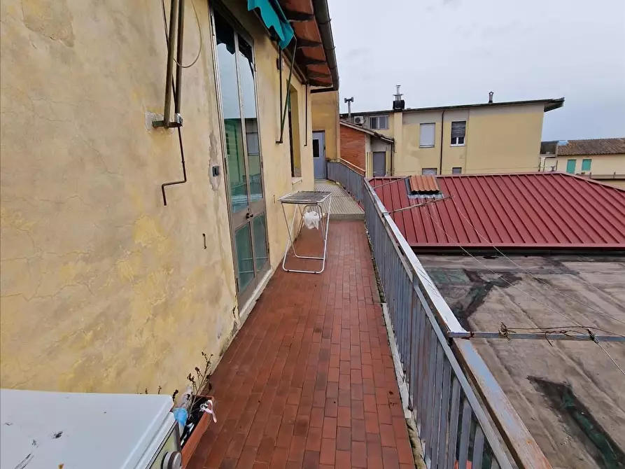 Immagine 17 di Appartamento in vendita  a Siena