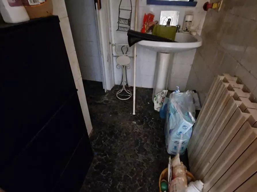 Immagine 14 di Appartamento in vendita  a Siena