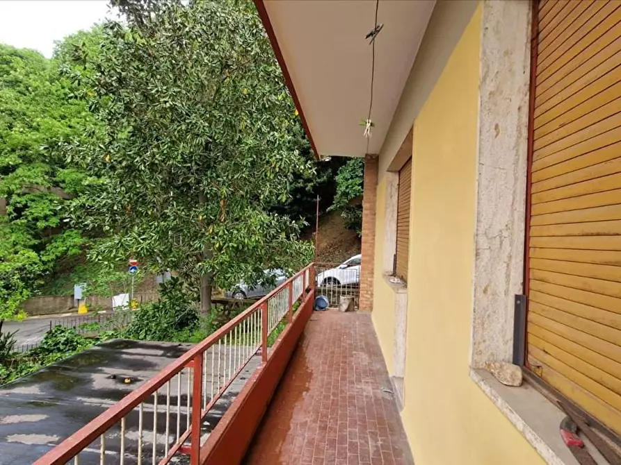 Immagine 20 di Appartamento in vendita  a Siena