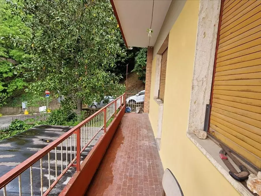 Immagine 19 di Appartamento in vendita  a Siena