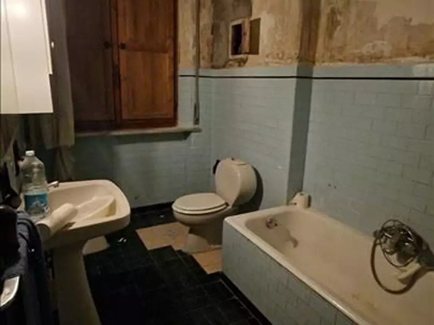 Immagine 5 di Appartamento in vendita  a Siena