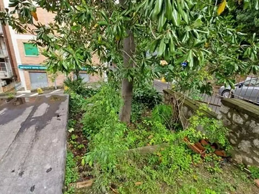 Immagine 12 di Appartamento in vendita  a Siena