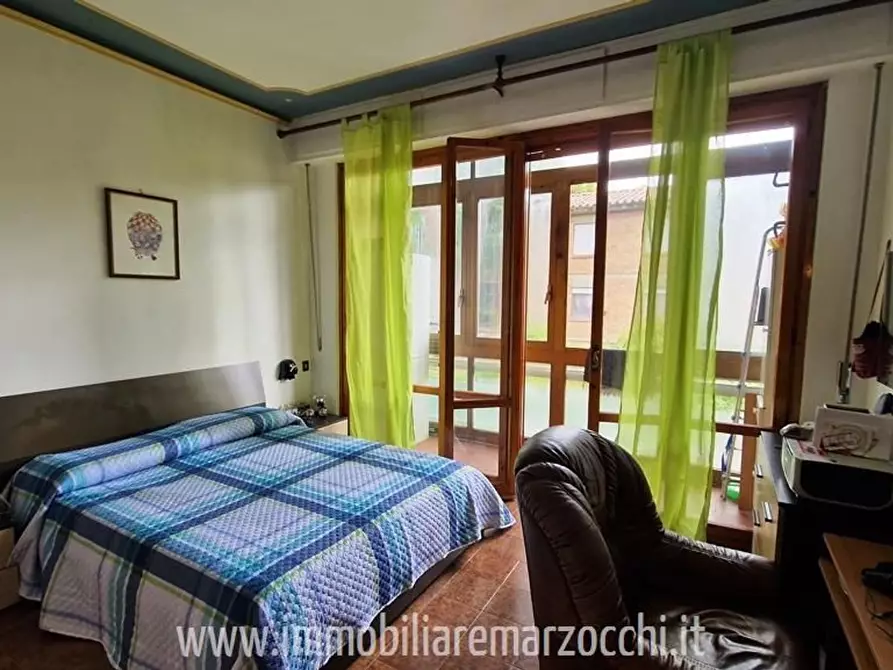 Immagine 11 di Appartamento in vendita  a Siena