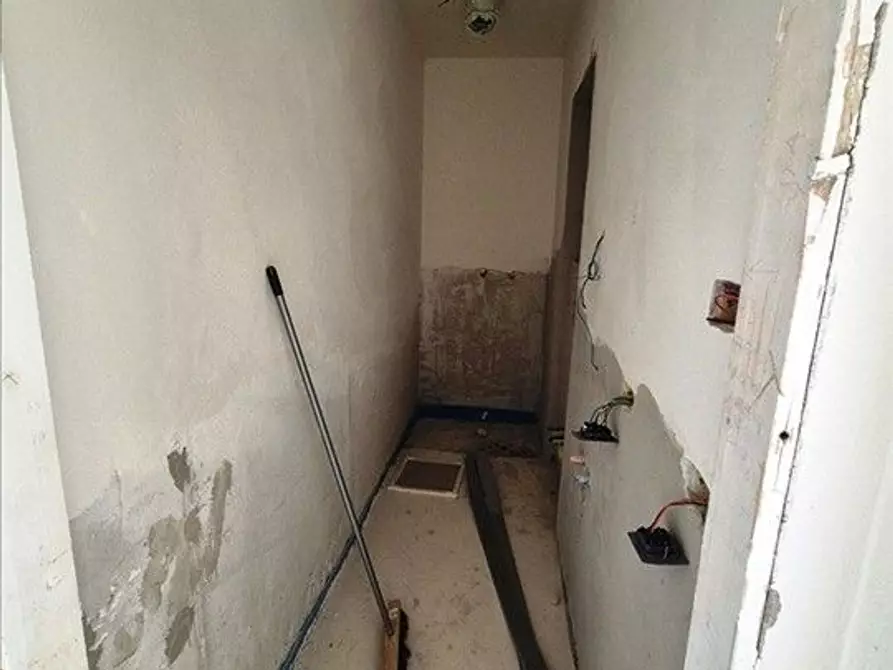 Immagine 16 di Appartamento in vendita  a Siena