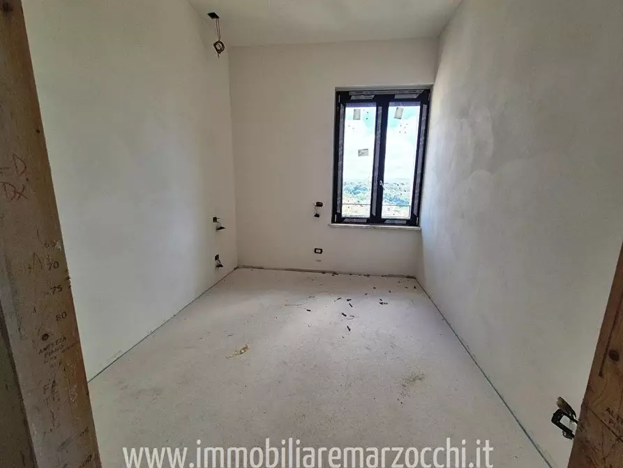 Immagine 12 di Appartamento in vendita  a Siena