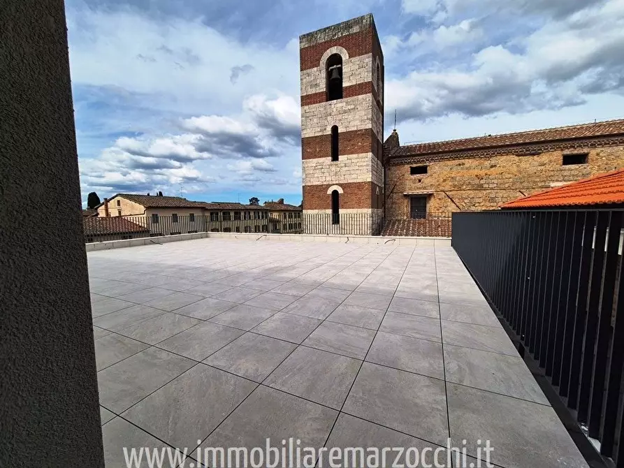 Immagine 7 di Appartamento in vendita  a Siena
