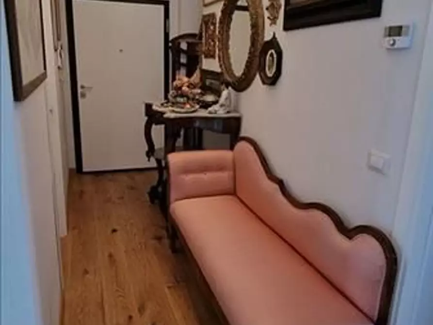 Immagine 1 di Appartamento in vendita  a Siena