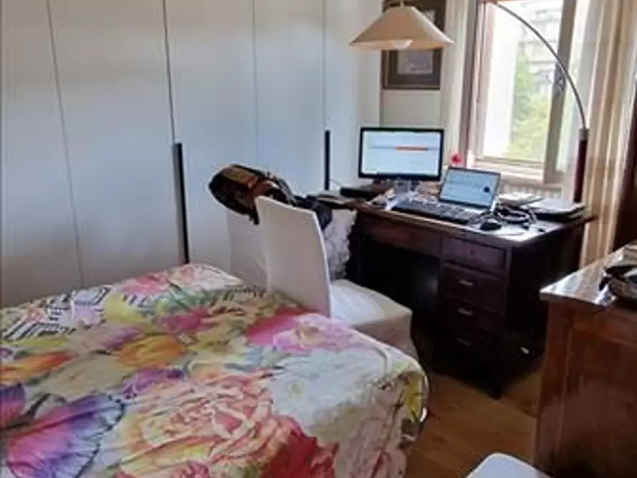 Immagine 9 di Appartamento in vendita  a Siena