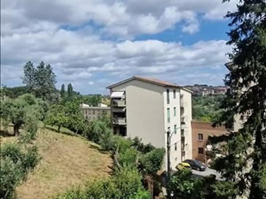 Immagine 23 di Appartamento in vendita  a Siena