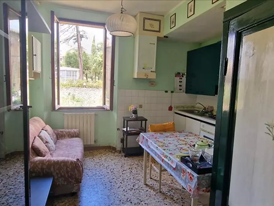 Immagine 9 di Appartamento in vendita  a Siena