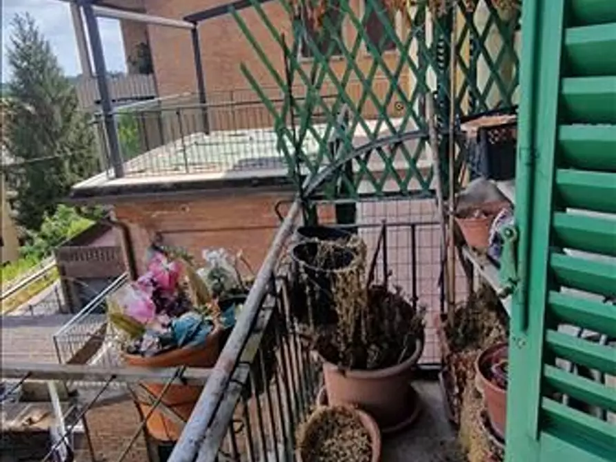 Immagine 11 di Appartamento in vendita  a Siena