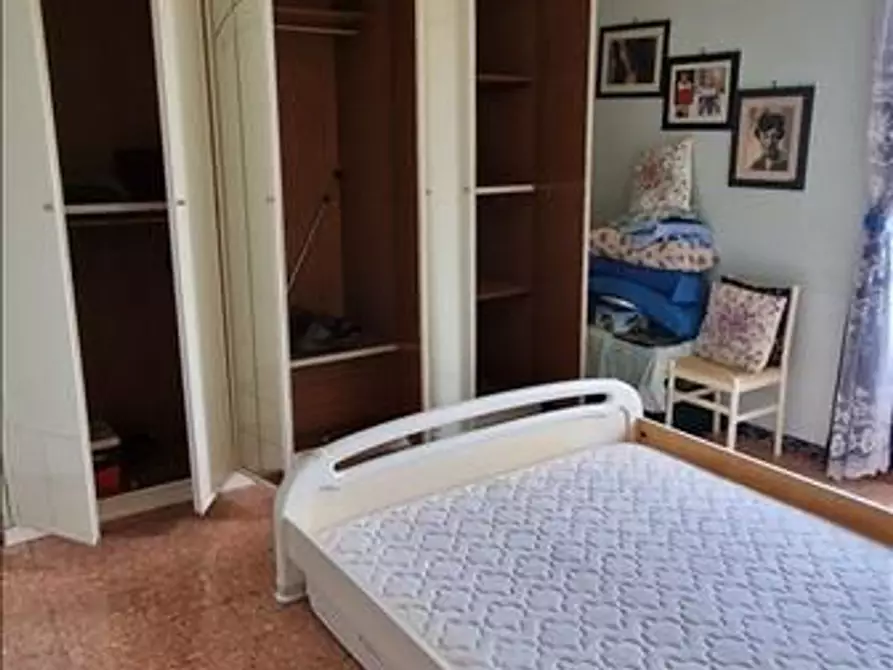 Immagine 10 di Appartamento in vendita  a Siena