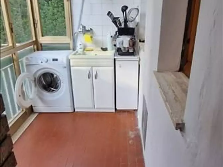 Immagine 13 di Appartamento in vendita  a Siena