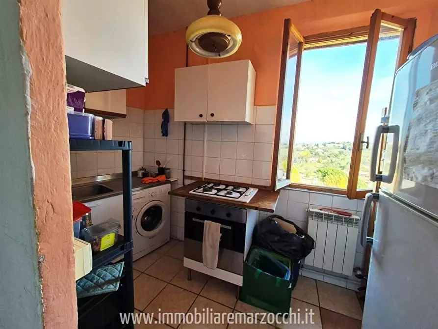 Immagine 11 di Appartamento in vendita  a Siena