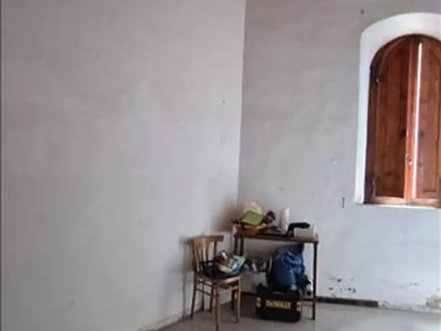 Immagine 7 di Locale commerciale in vendita  a Siena