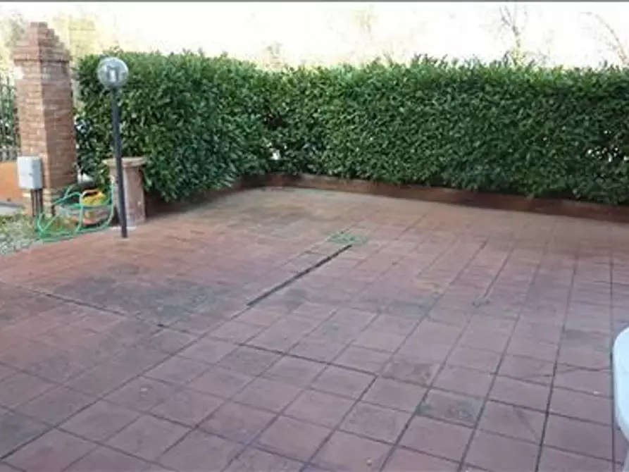 Immagine 4 di Appartamento in vendita  a Siena