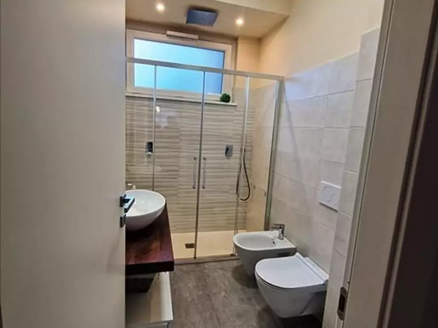 Immagine 11 di Appartamento in vendita  a Siena