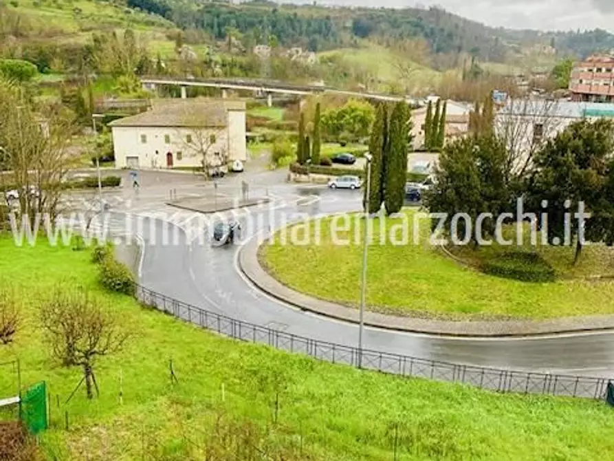 Immagine 20 di Appartamento in vendita  a Siena