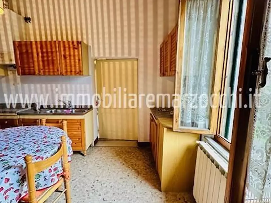 Immagine 3 di Appartamento in vendita  a Siena