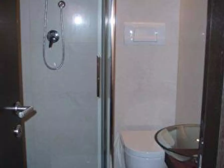 Immagine 8 di Appartamento in vendita  a Siena