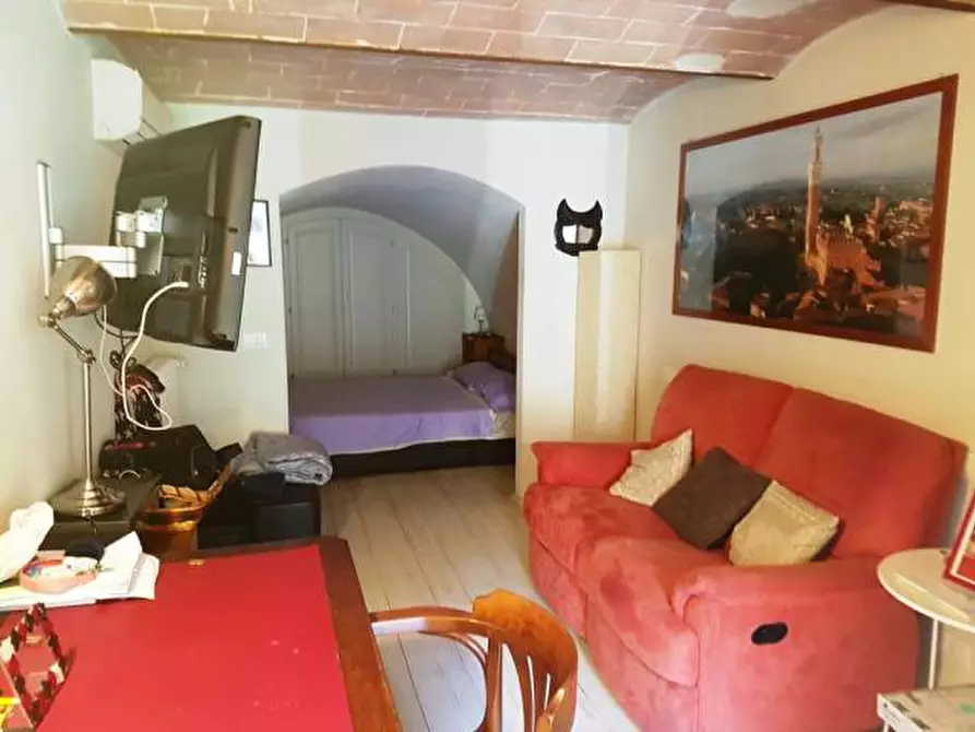 Immagine 16 di Appartamento in vendita  a Siena