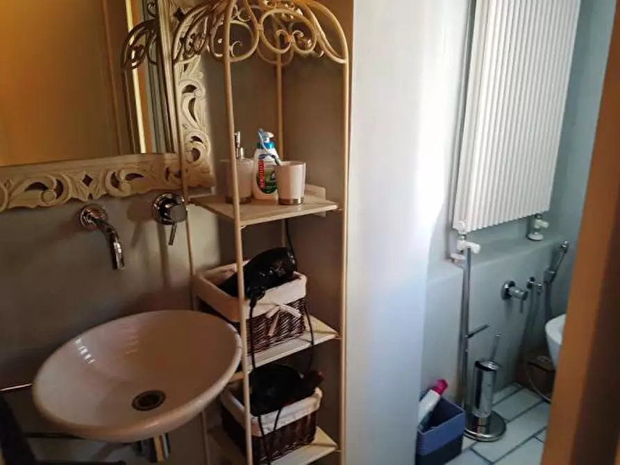 Immagine 18 di Appartamento in vendita  a Siena