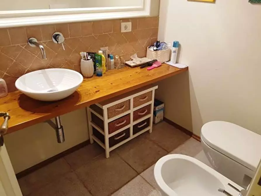 Immagine 13 di Appartamento in vendita  a Siena