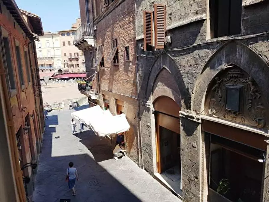 Immagine 2 di Appartamento in vendita  a Siena