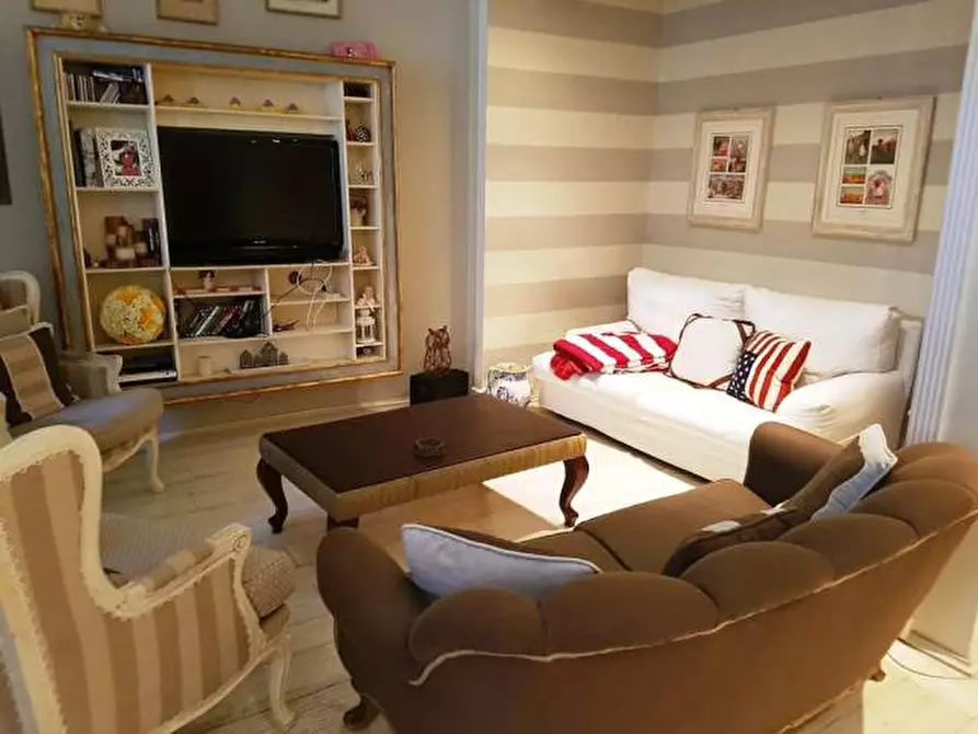 Immagine 3 di Appartamento in vendita  a Siena