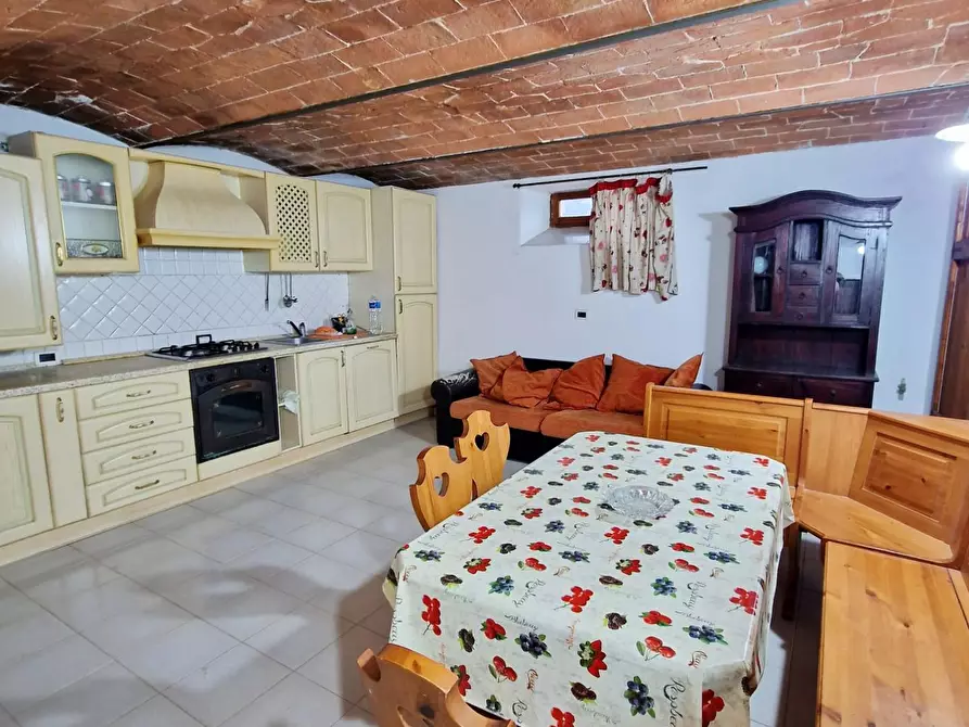 Immagine 12 di Appartamento in vendita  a Pisa