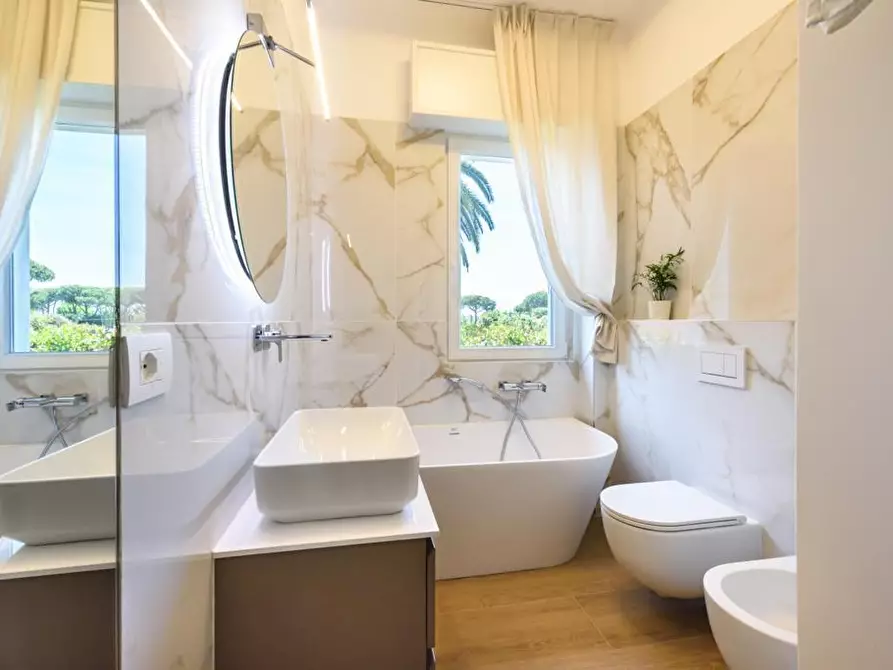 Immagine 14 di Appartamento in affitto  a Forte Dei Marmi