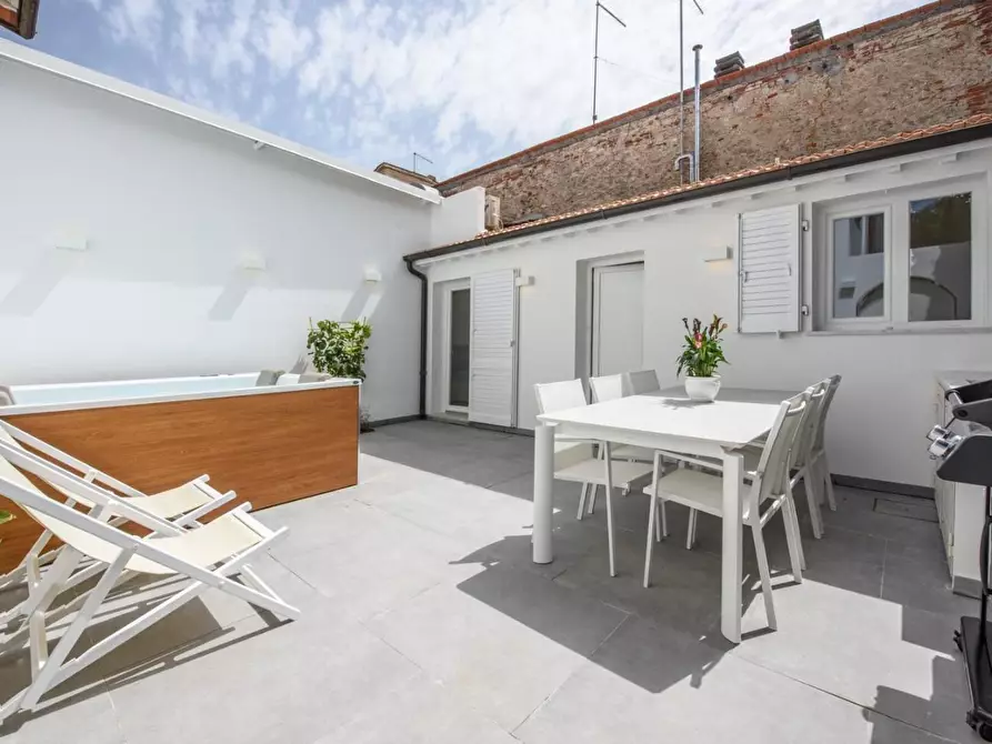 Immagine 25 di Appartamento in affitto  a Forte Dei Marmi