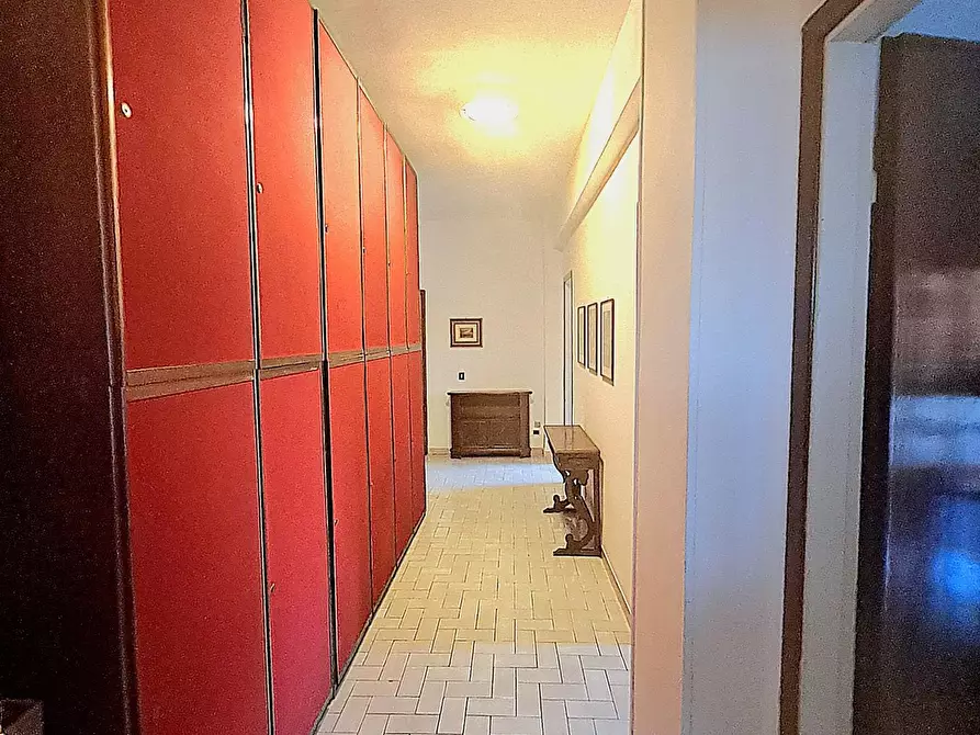 Immagine 5 di Appartamento in vendita  a Carrara