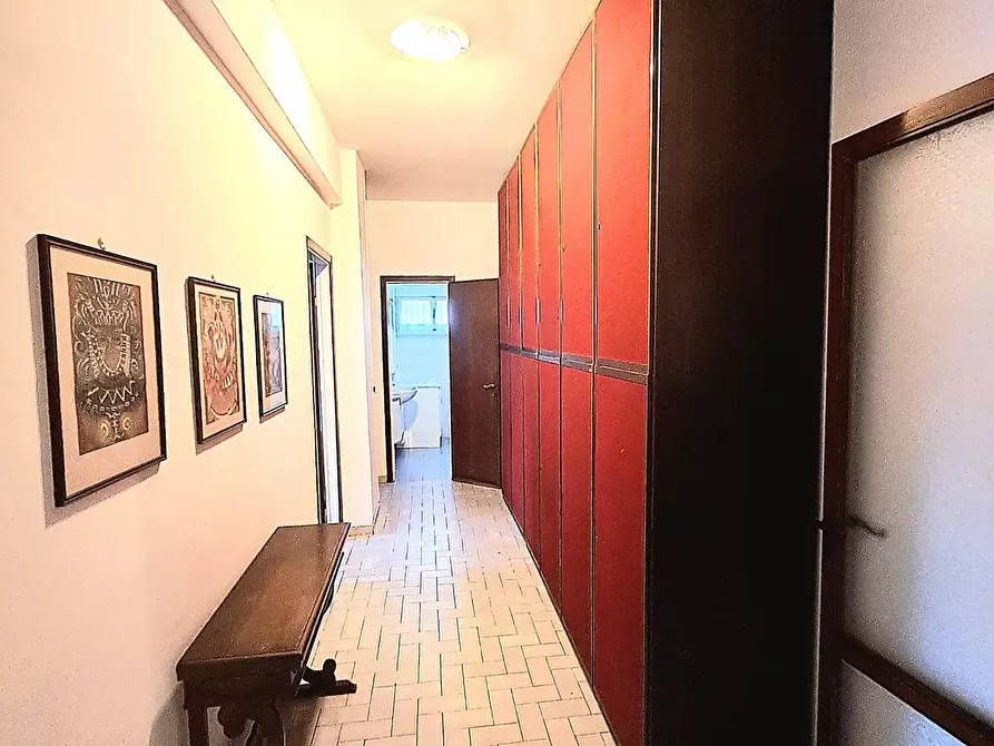 Immagine 8 di Appartamento in vendita  a Carrara