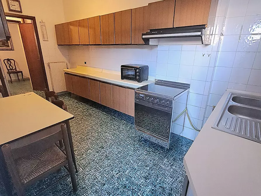 Immagine 17 di Appartamento in vendita  a Carrara