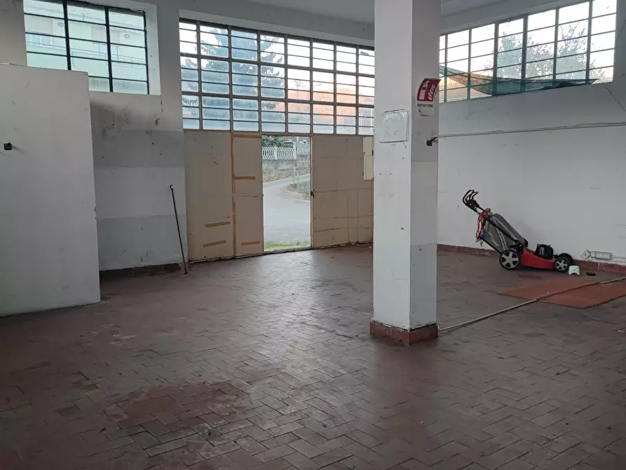 Immagine 29 di Palazzo in vendita  a Villafranca In Lunigiana