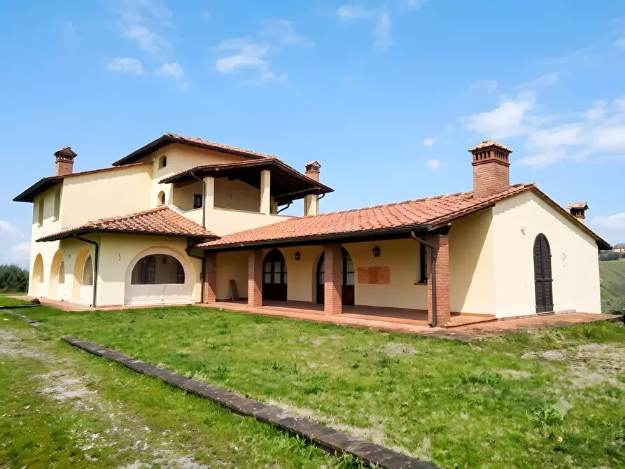 Immagine 1 di Villa in vendita  a San Miniato