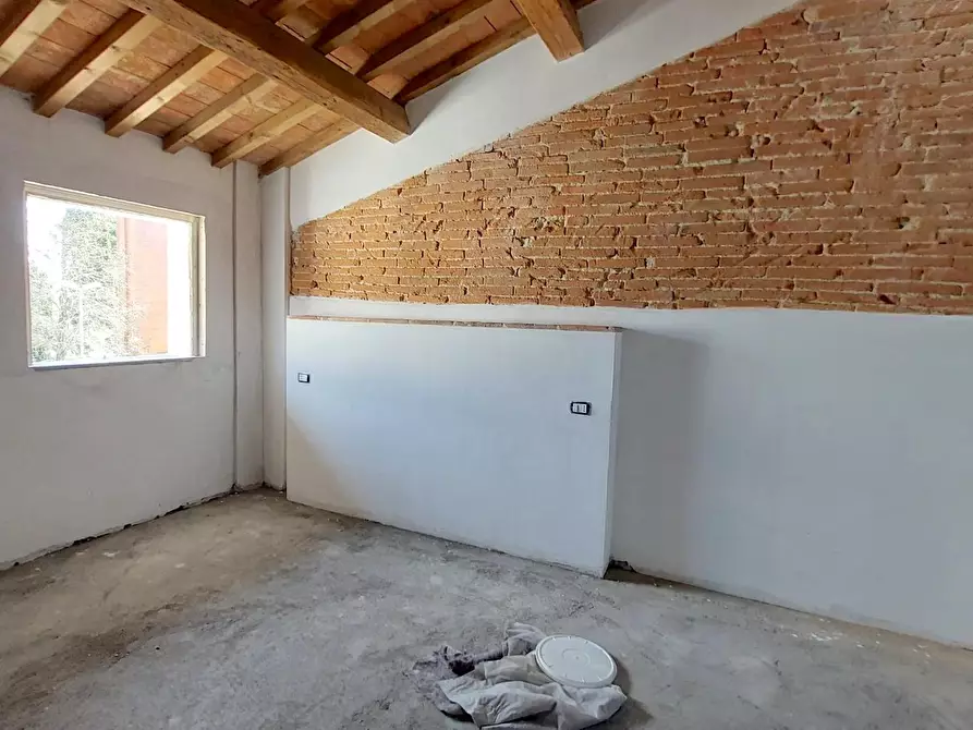 Immagine 12 di Appartamento in vendita  a Pontedera