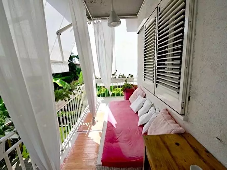 Immagine 9 di Casa bifamiliare in vendita  a Montignoso