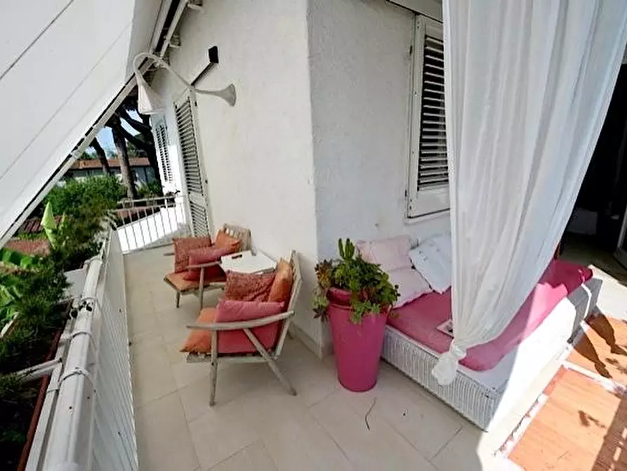 Immagine 6 di Casa bifamiliare in vendita  a Montignoso