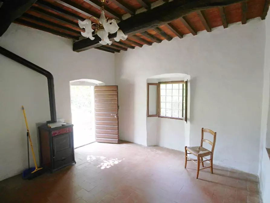 Immagine 15 di Casa colonica in vendita  a Lamporecchio