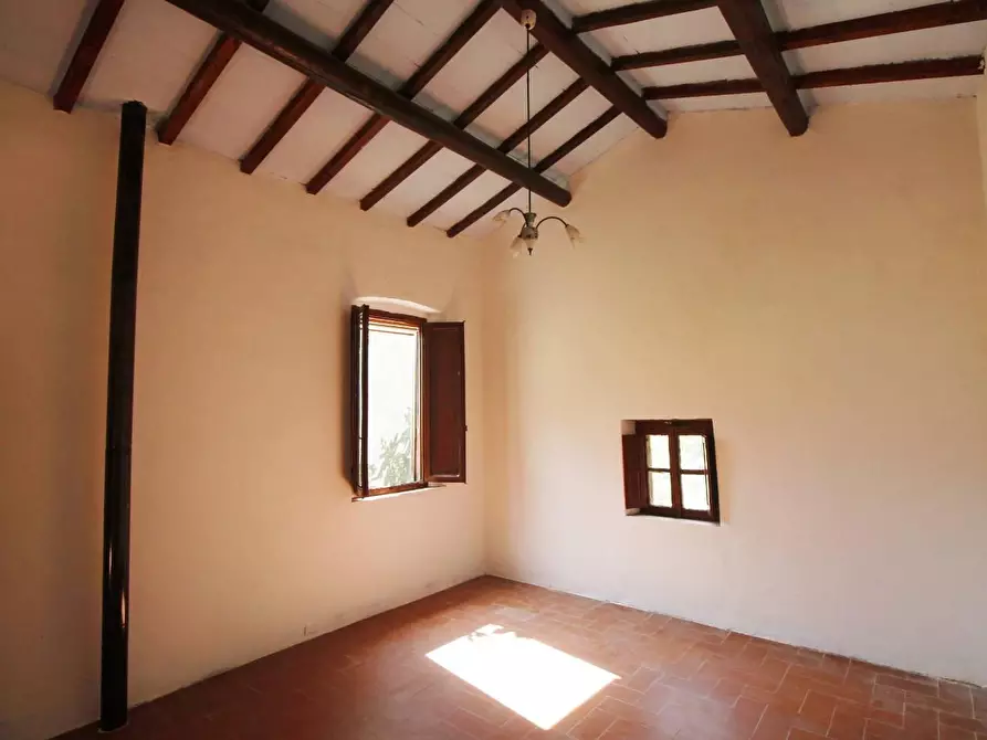 Immagine 7 di Casa colonica in vendita  a Lamporecchio