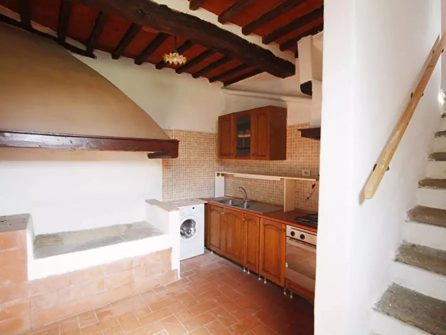 Immagine 12 di Casa colonica in vendita  a Lamporecchio