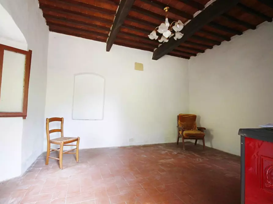 Immagine 17 di Casa colonica in vendita  a Lamporecchio