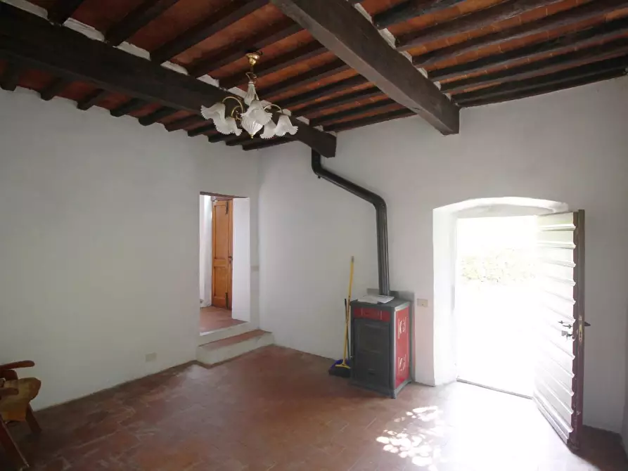 Immagine 16 di Casa colonica in vendita  a Lamporecchio