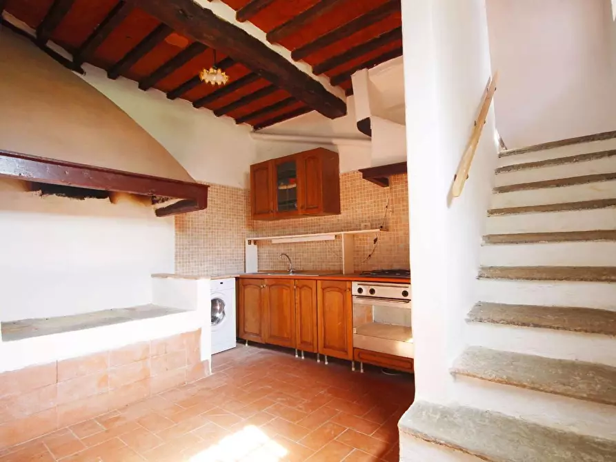 Immagine 13 di Casa colonica in vendita  a Lamporecchio