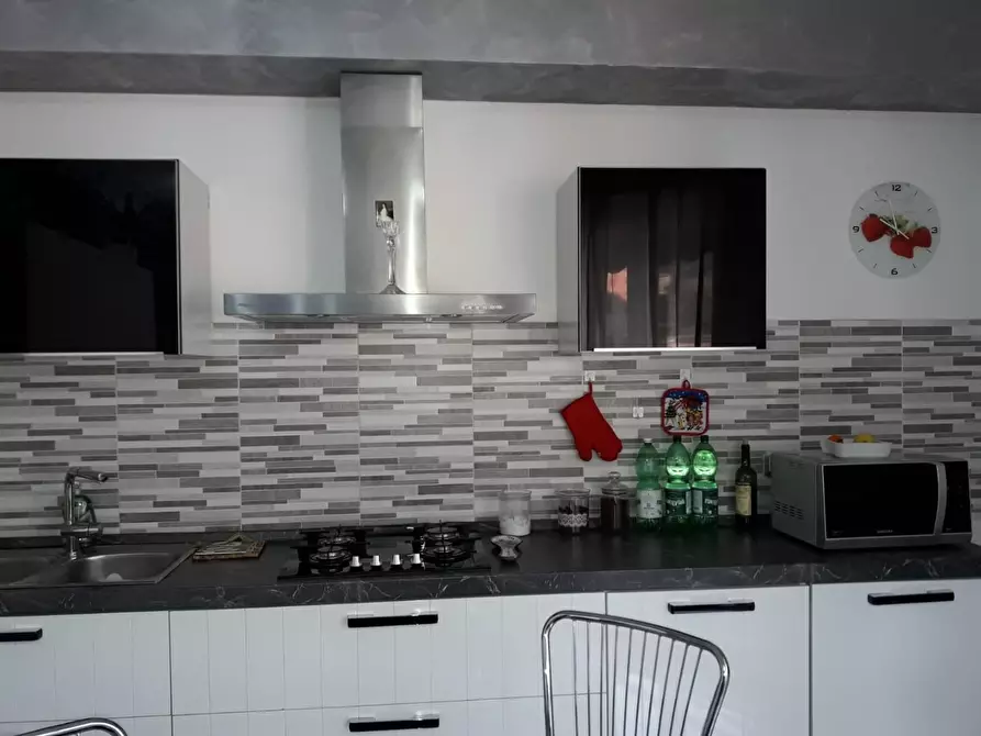 Immagine 6 di Appartamento in vendita  a Carrara